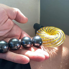 Cargar imagen en el visor de la galería, Magnetic Stone Balls For Qi Coils
